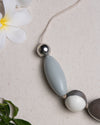 PEBBLE CURVE NECKLACE