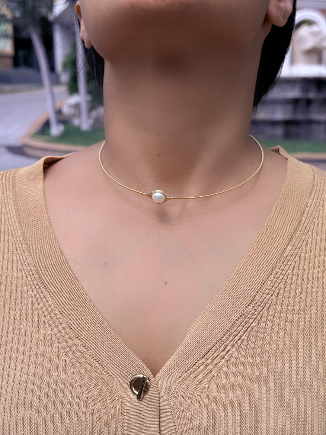 WHITE SIGHT NECKLACE