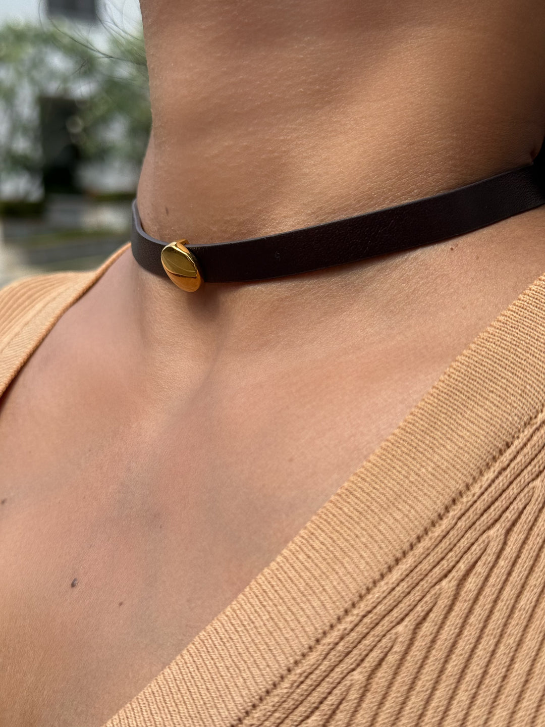NOIR DOT NECKLACE