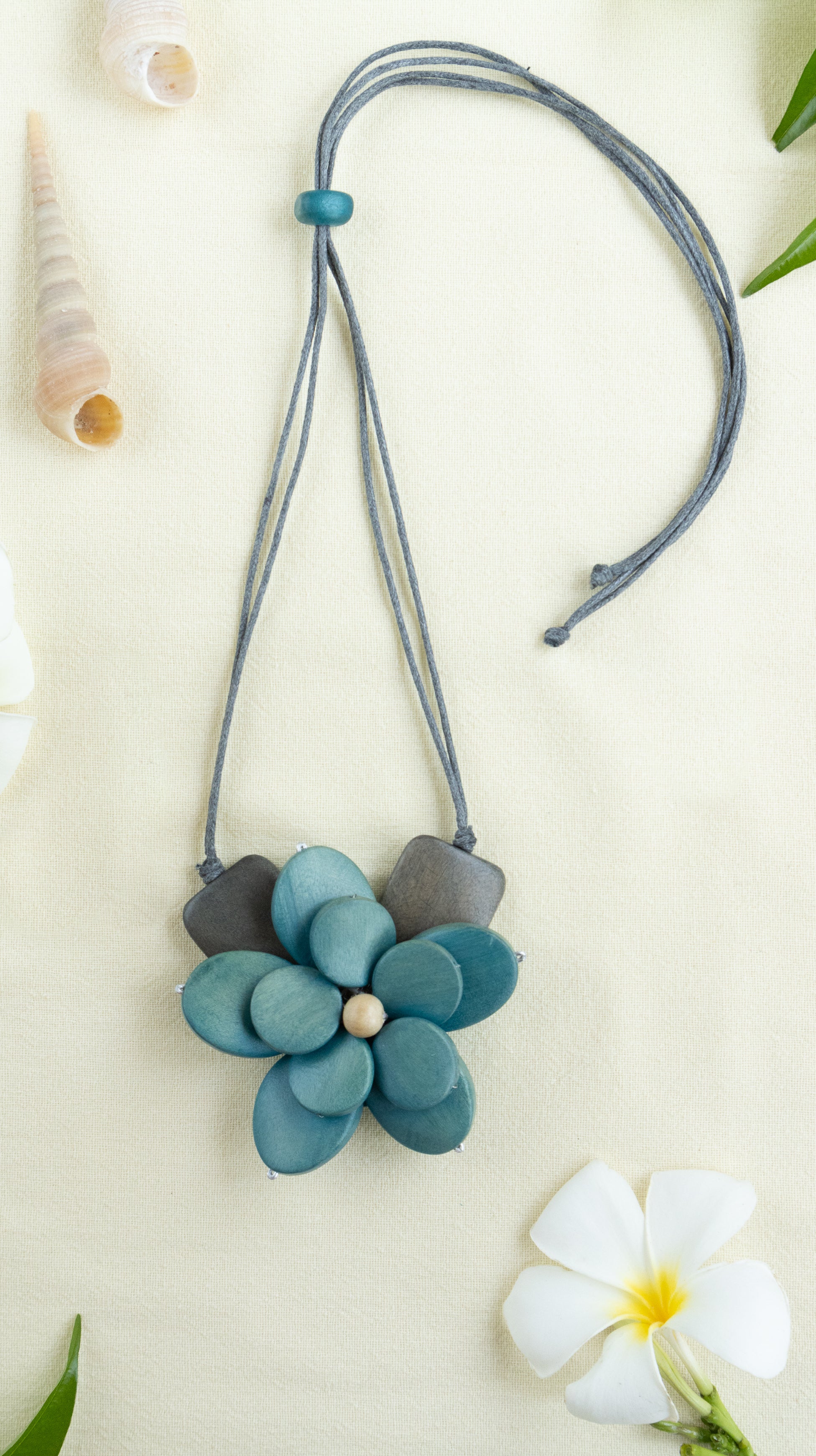 Good Flower Necklaces