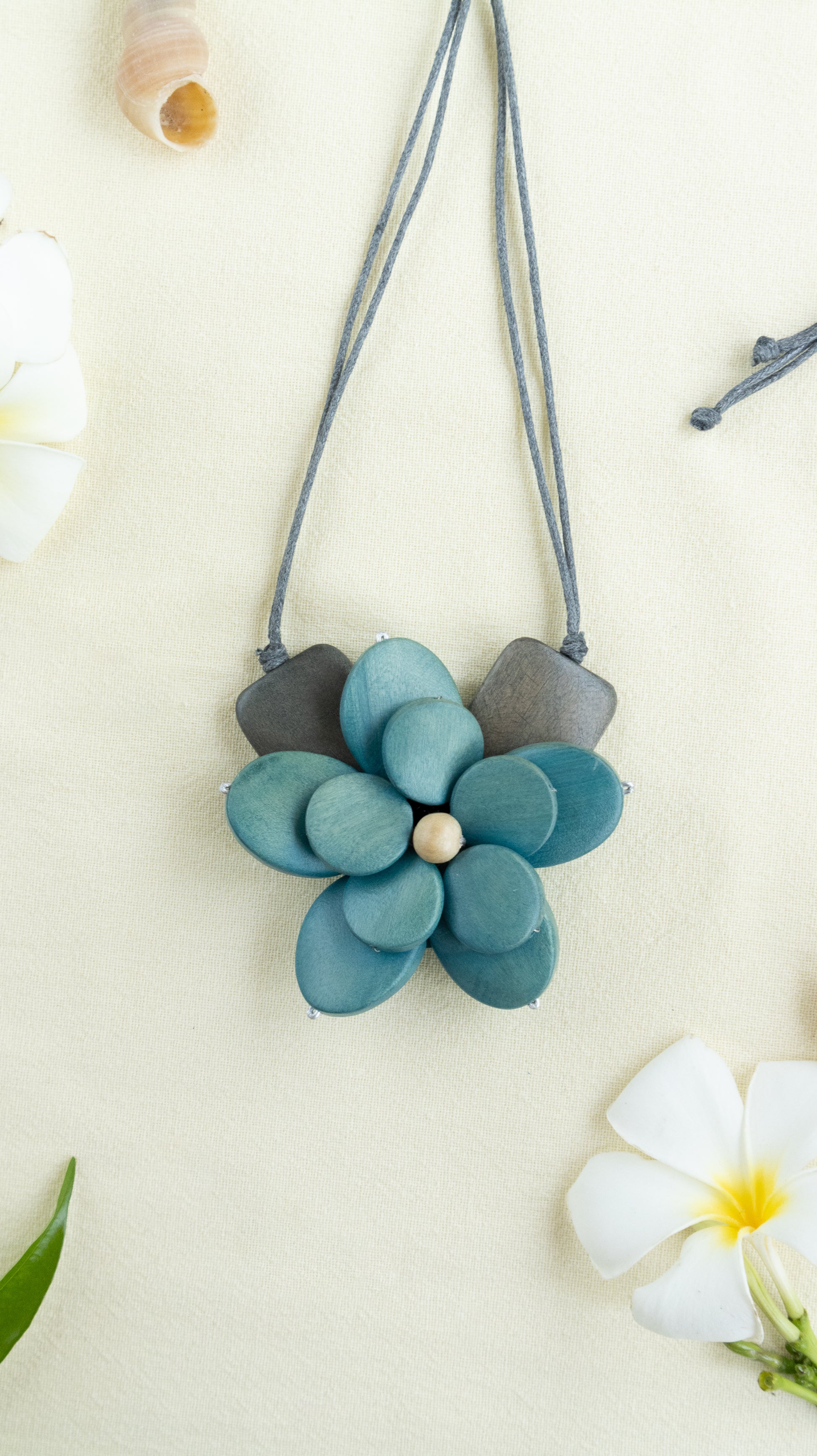 Good Flower Necklaces