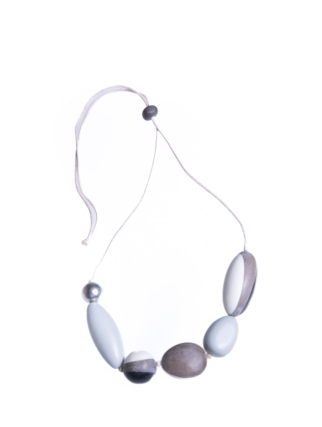 PEBBLE CURVE NECKLACE