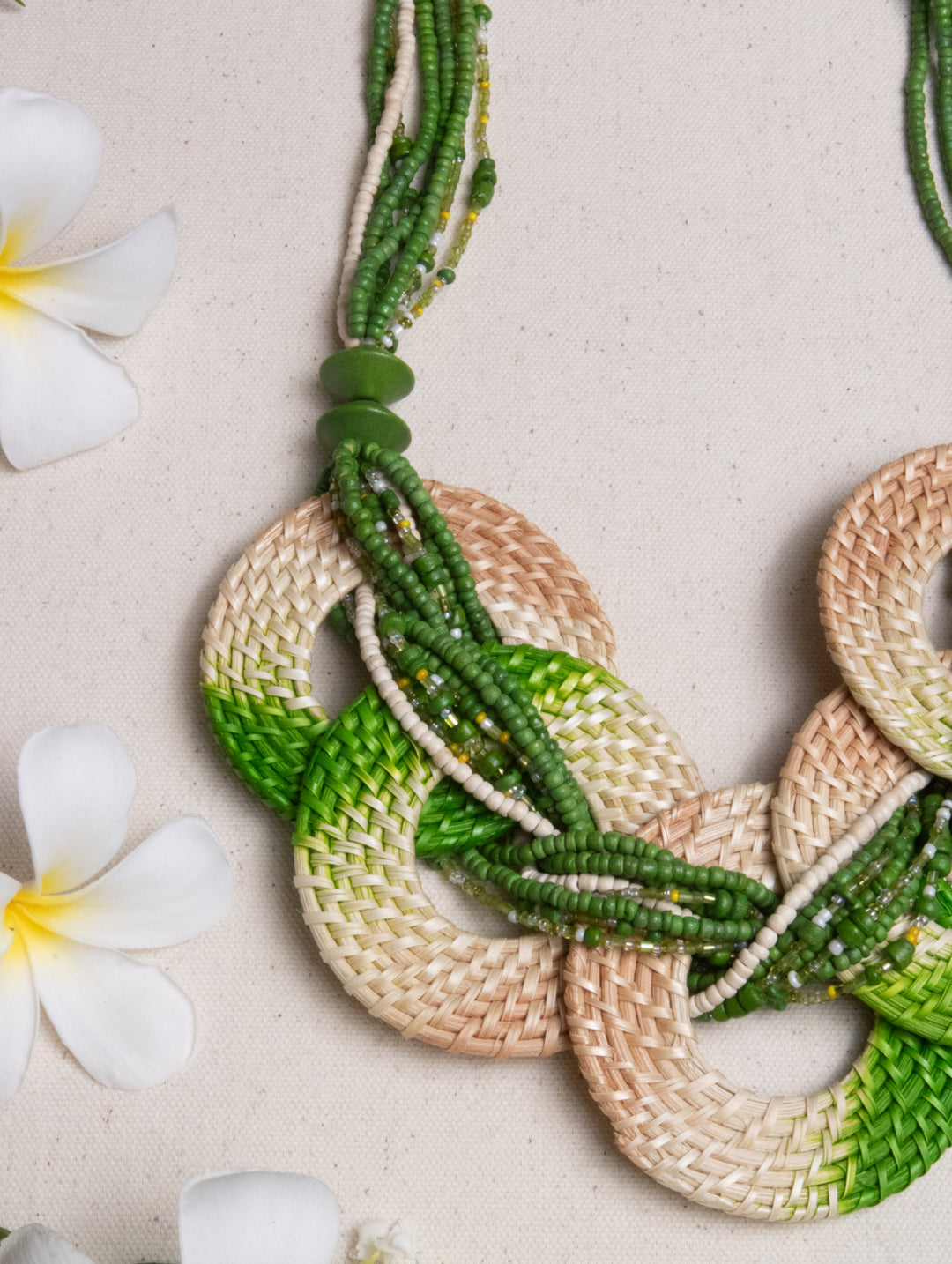 PALM CIRCLE NECKLACE