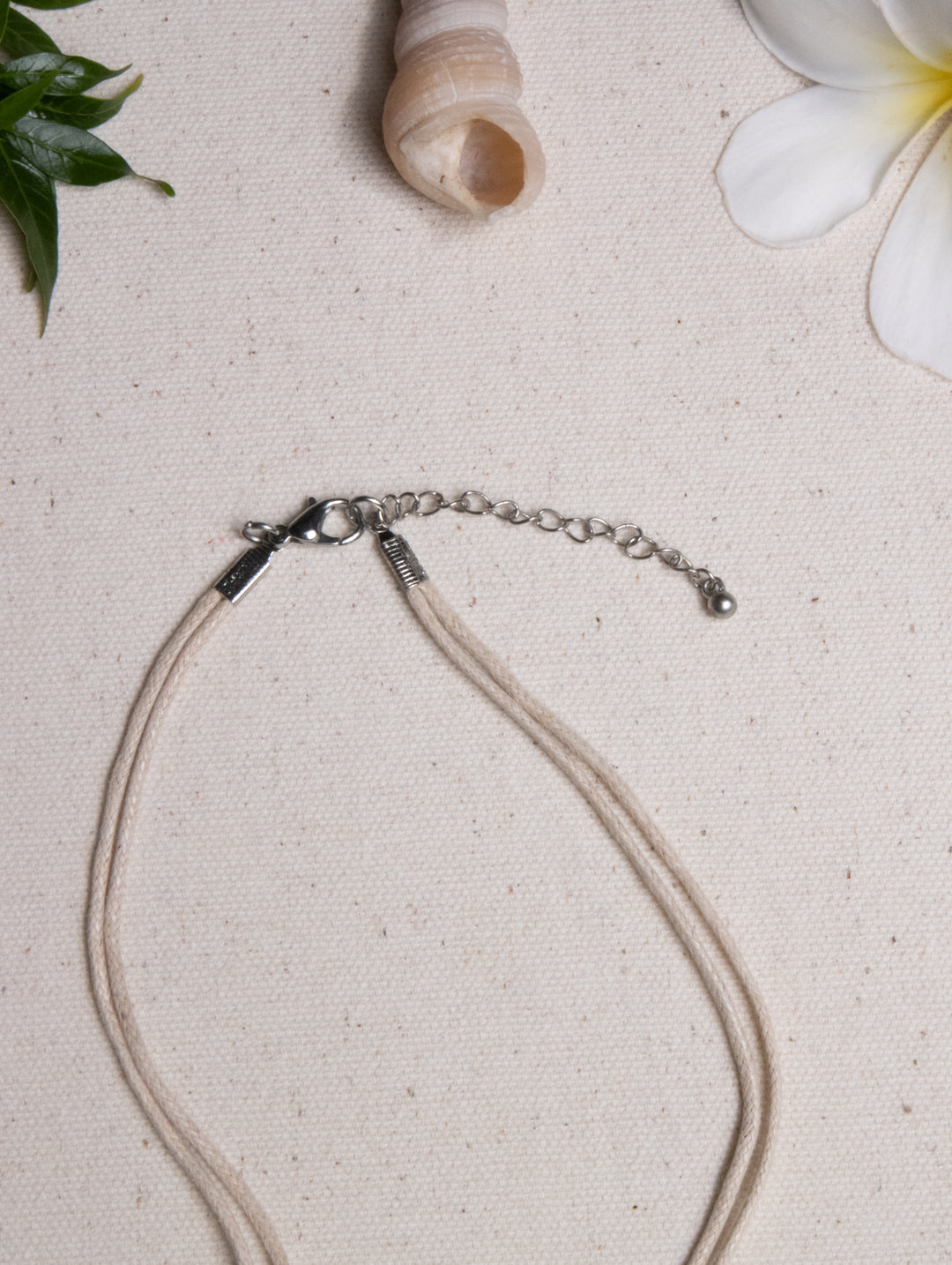 SAND LEAF NECKLACE