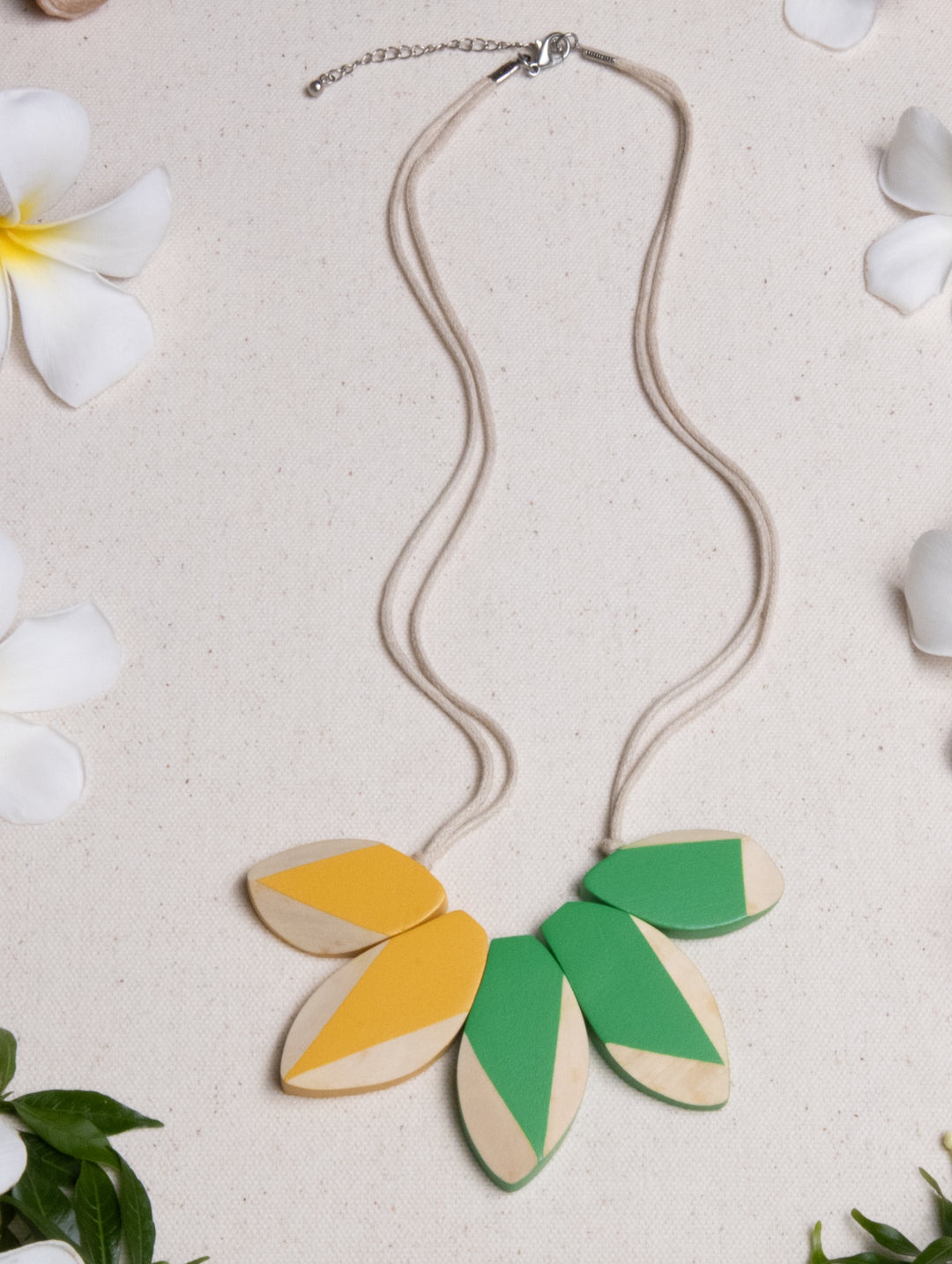 SAND LEAF NECKLACE
