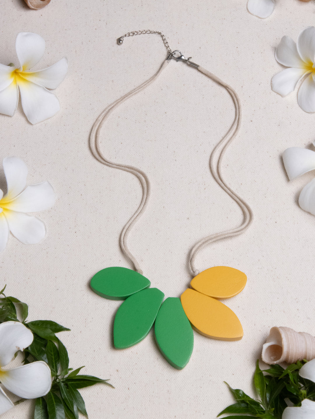 SAND LEAF NECKLACE