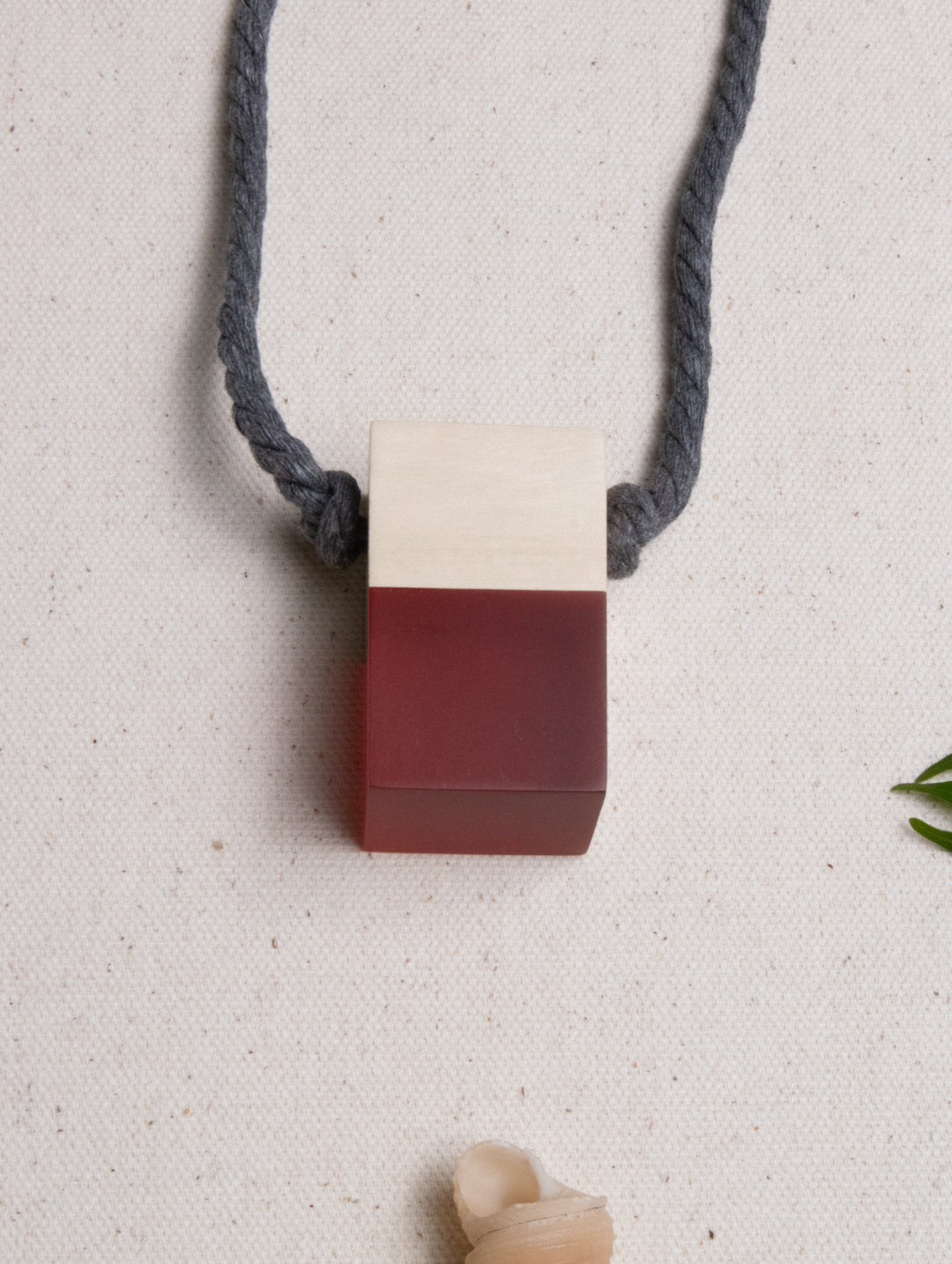 CARAMEL CUBE NECKLACE