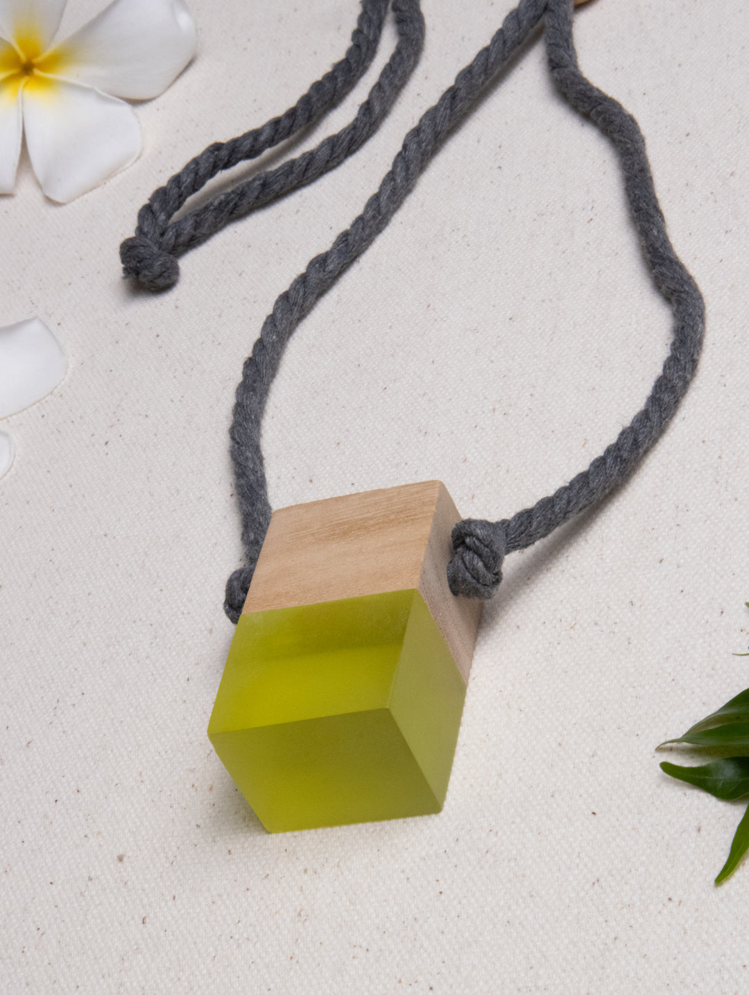 CARAMEL CUBE NECKLACE