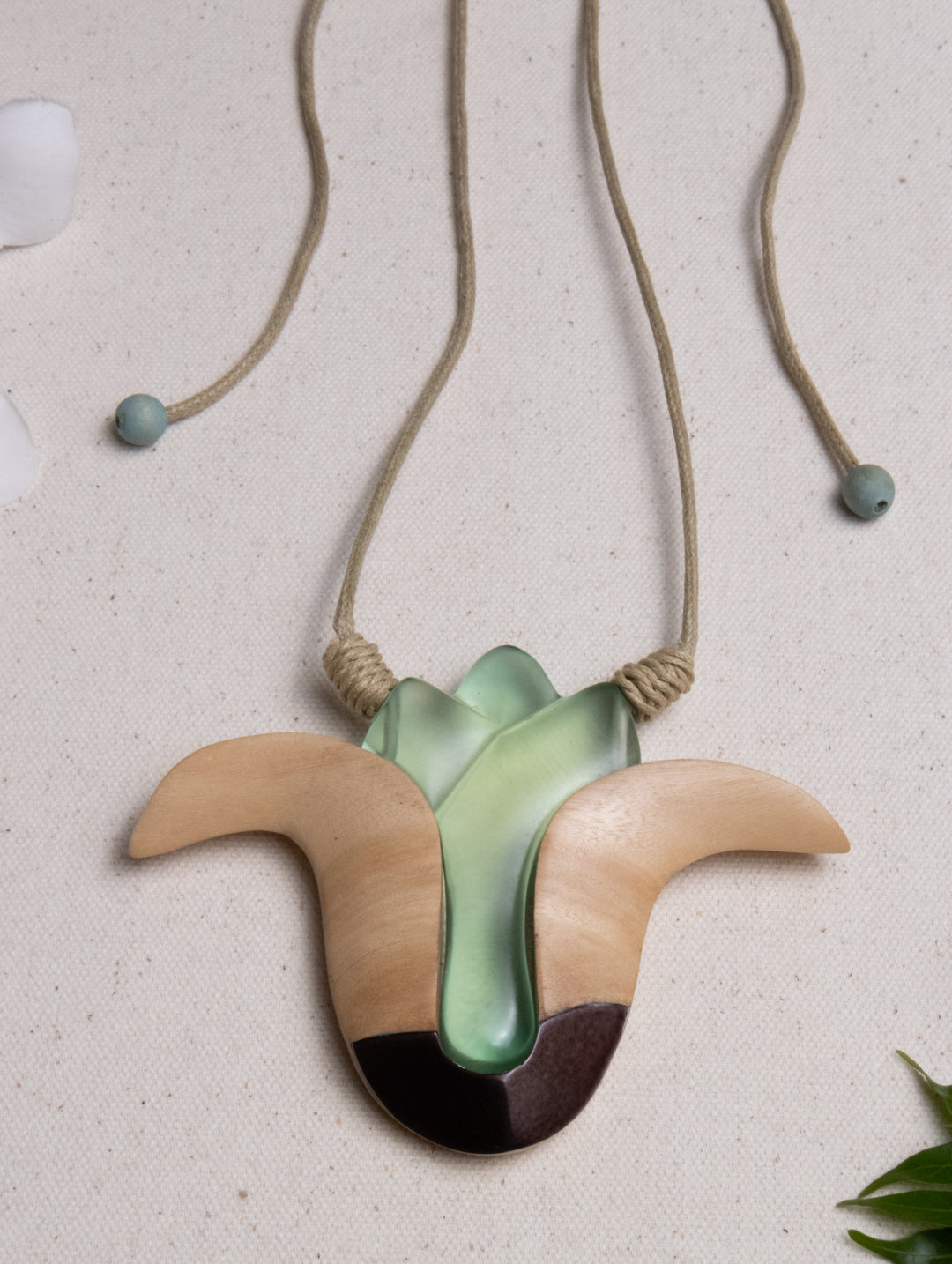 WAVEBUD NECKLACE