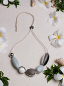 PEBBLE CURVE NECKLACE