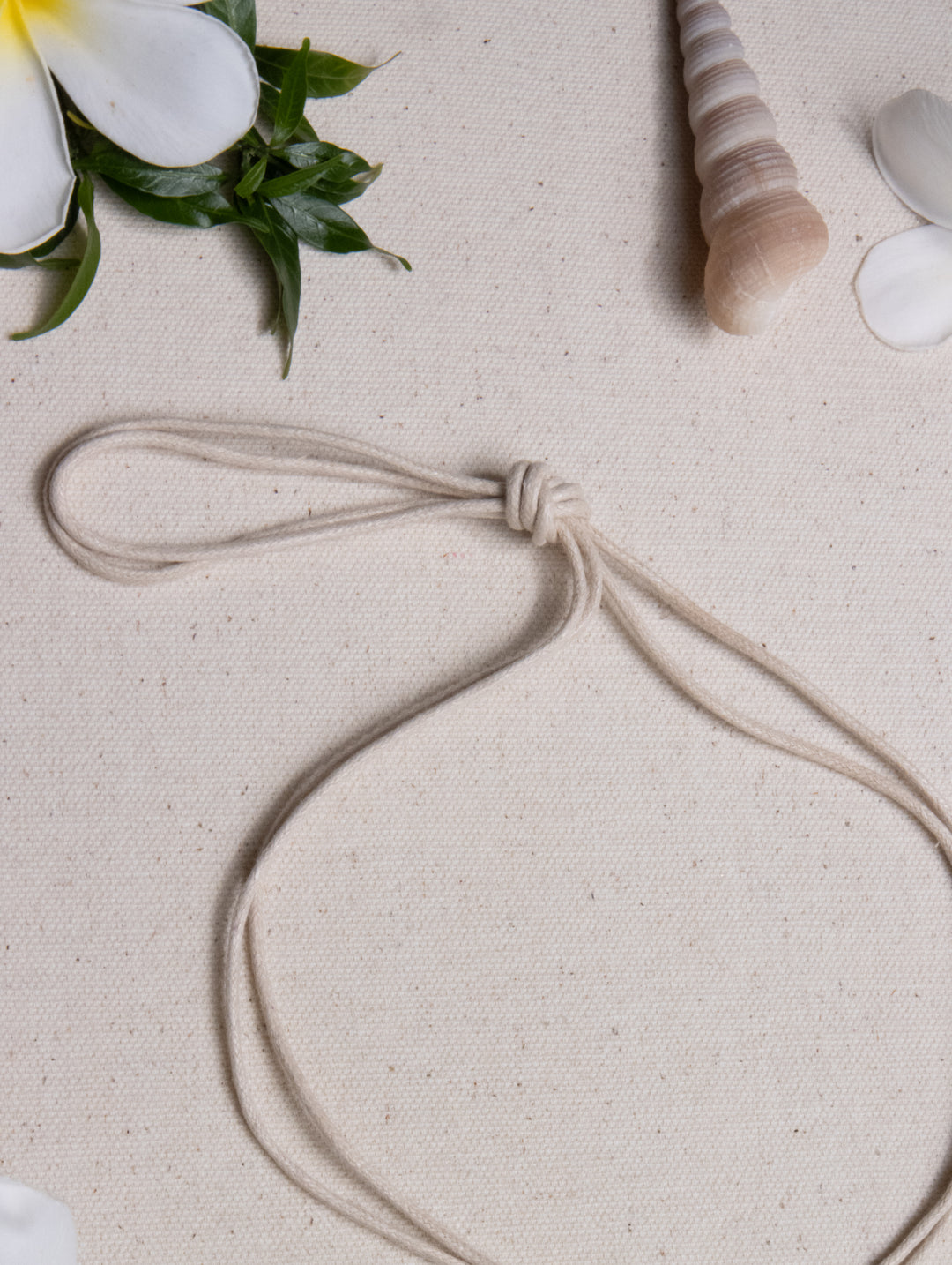 STILL FORM NECKLACE