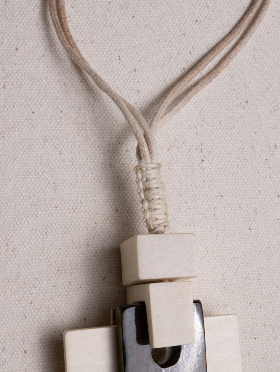 STILL FORM NECKLACE