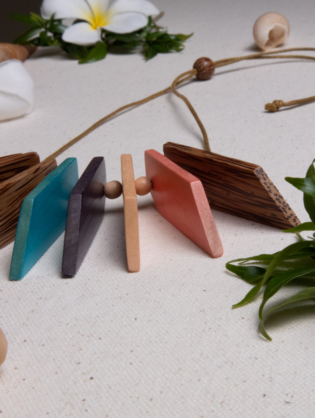 FLOAT BAR NECKLACE