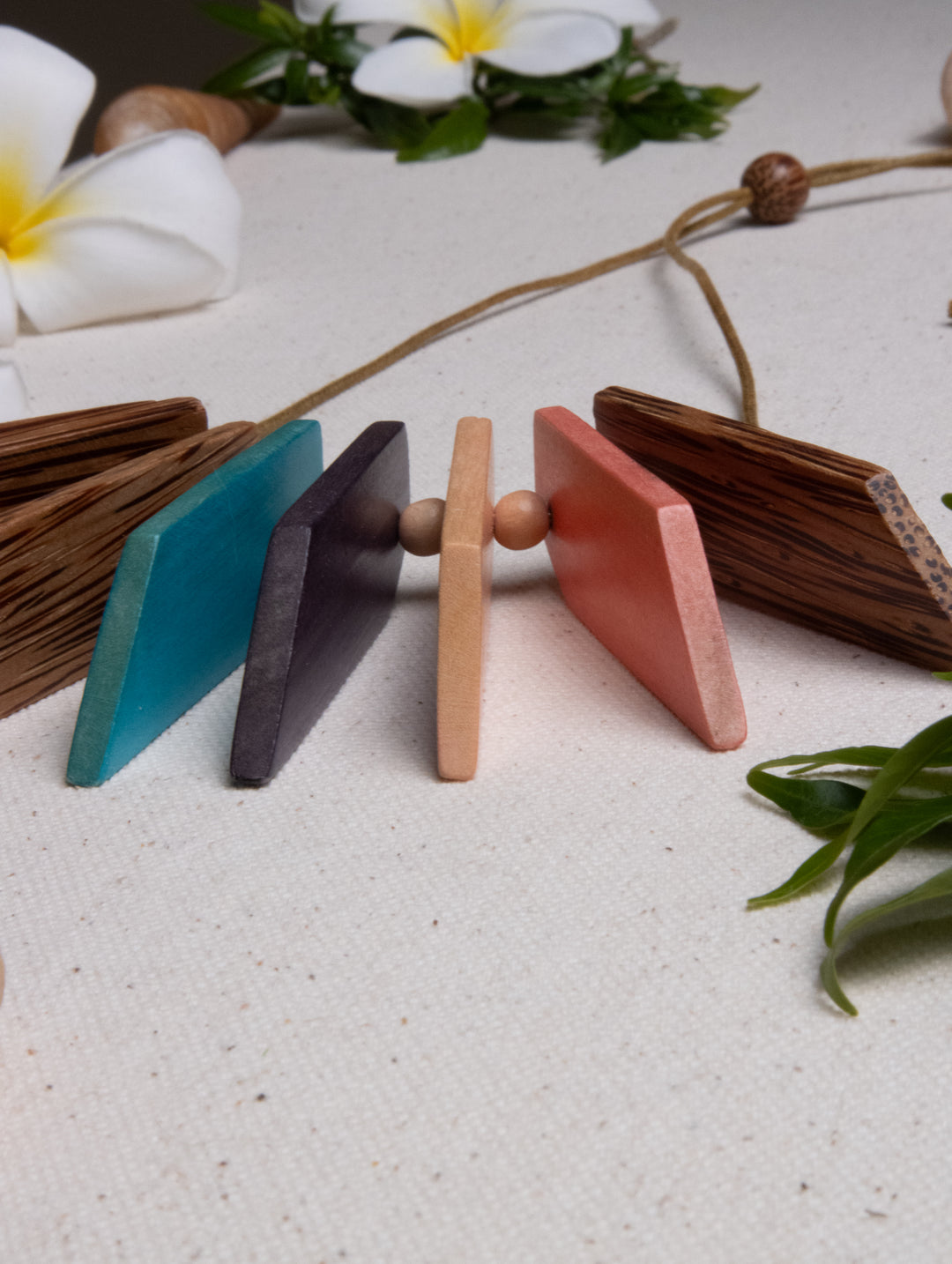 FLOAT BAR NECKLACE
