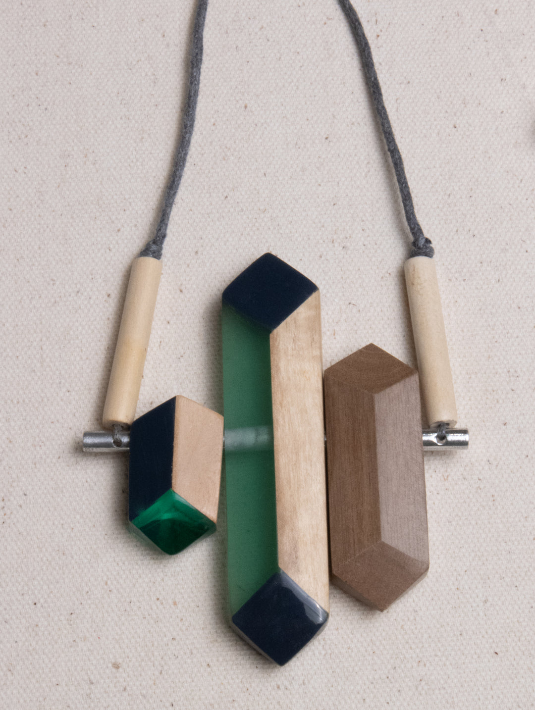 CRYSTAL CUT NECKLACE