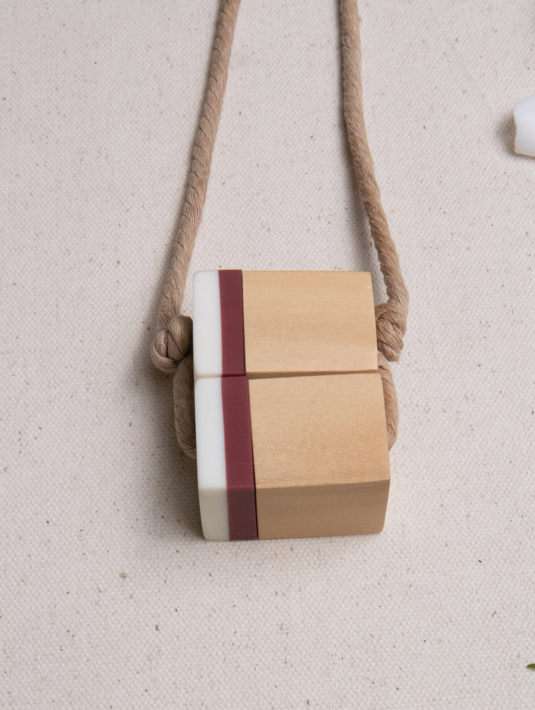 BLOCK LINE NECKLACE