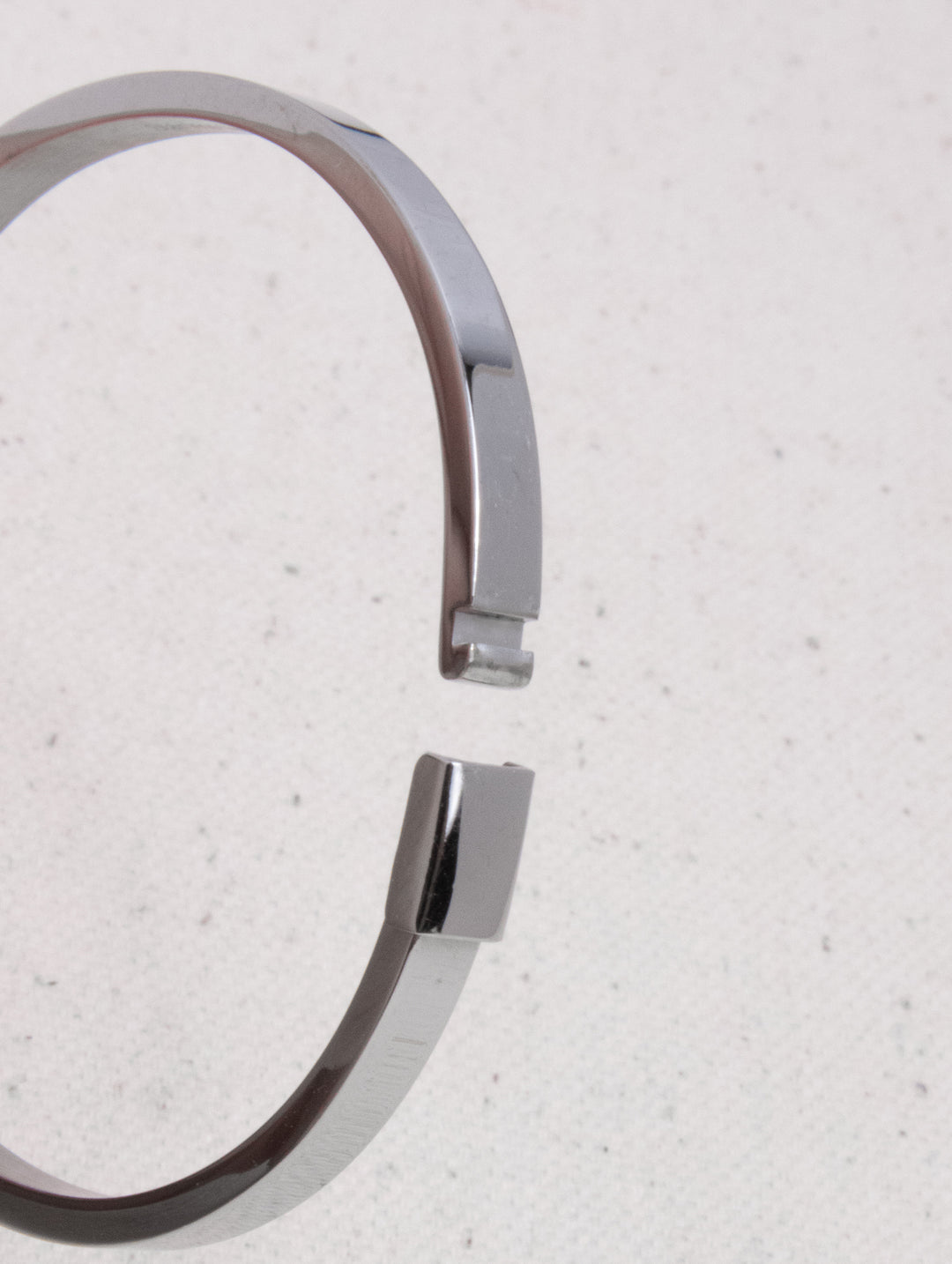 LINE LOCK BRACELET