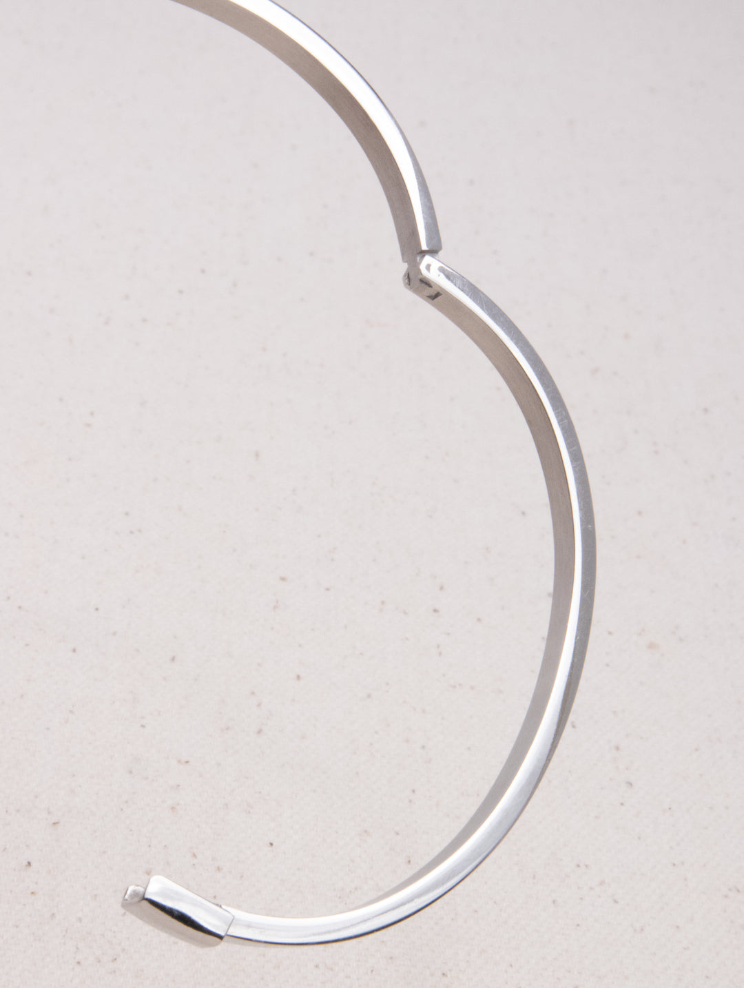 LINE LOCK BRACELET