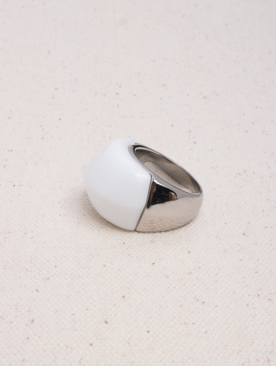 BLOC WHITE RING