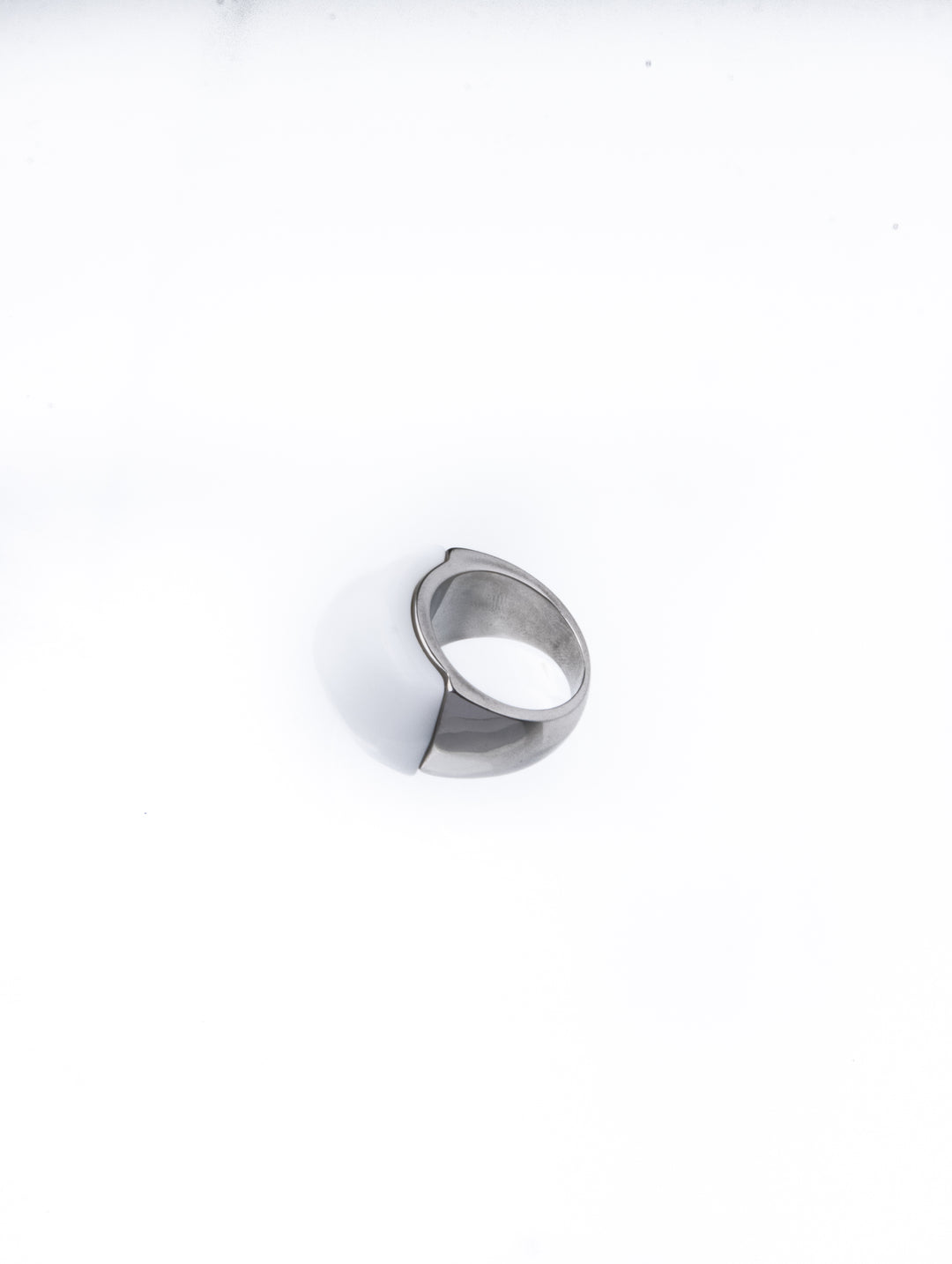 BLOC WHITE RING